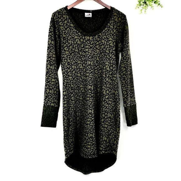 Kavu Deva Long Sleeve Knit Casual Thumb Hole Athleisure MIDI Dress Black / Green - Picture 2 of 15